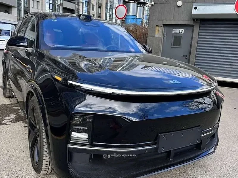 Li Auto Li L9 ULTRA 2025 — фото 1 из 5