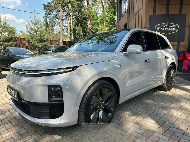 Li Auto Li L6 PRO 2025 — фото 1 из 5