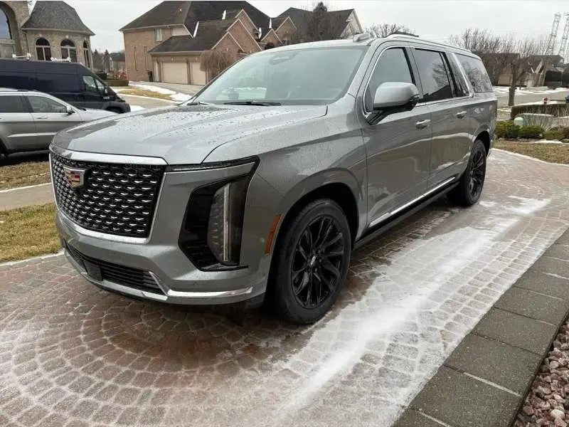 Cadillac Escalade 2025 — фото 1 из 5