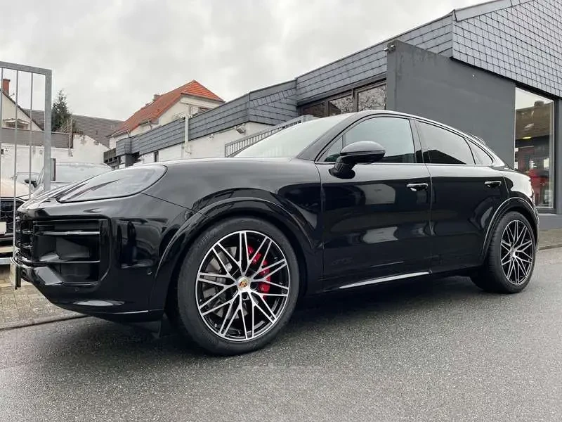 Porsche Cayenne Coupe GTS 2025 — фото 1 из 5