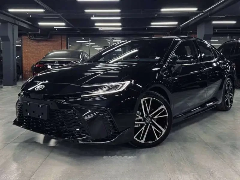 Toyota Camry 2025 — фото 1 из 5