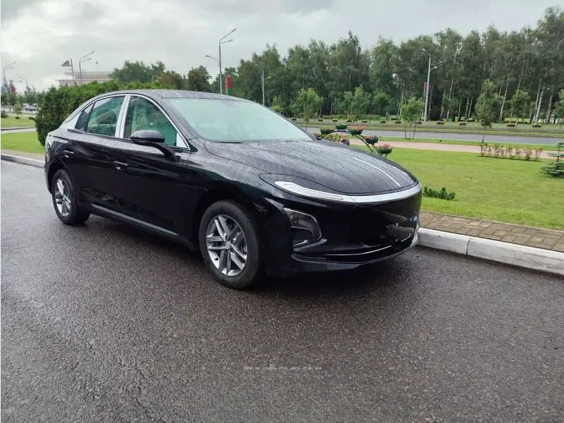 Hongqi E-QM5 2025 — фото 1 из 5