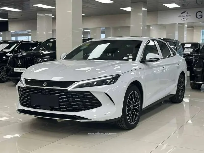 BYD Qin L DM-i III 2025 — фото 1 из 5