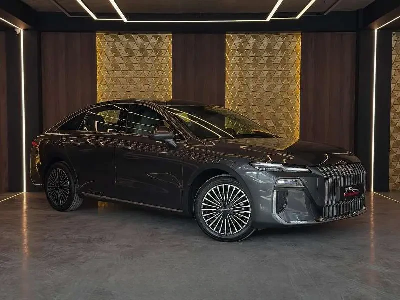 Roewe M7 2025 — фото 1 из 5