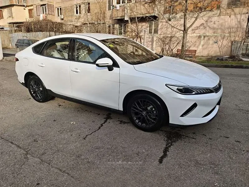 BYD Qin Plus 2025 — фото 1 из 5
