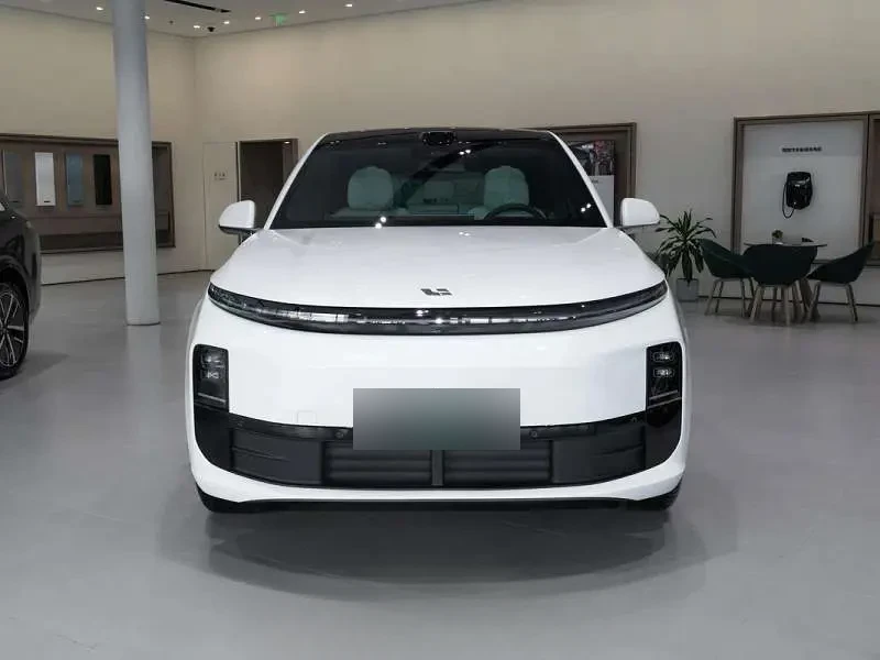 Li Auto Li L6 2025 — фото 1 из 3