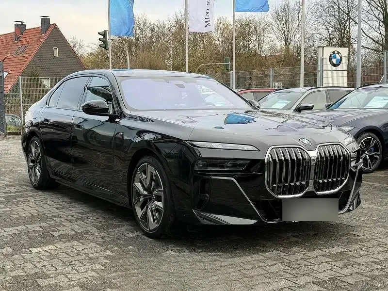 BMW i7 xDRIVE60 M sport 2025 — фото 1 из 5