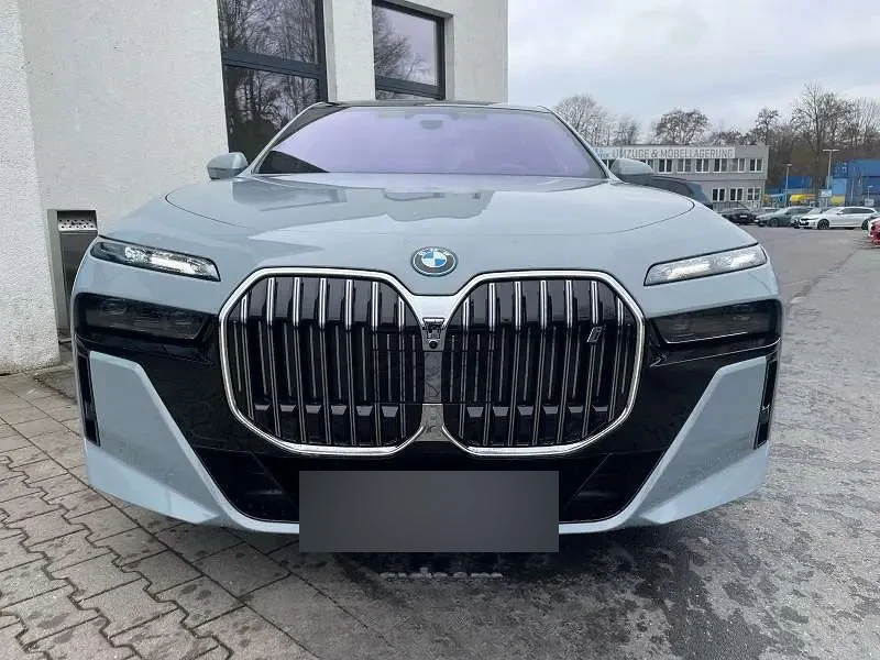 BMW i7 xDrive60 M Sport 2025 — фото 1 из 5