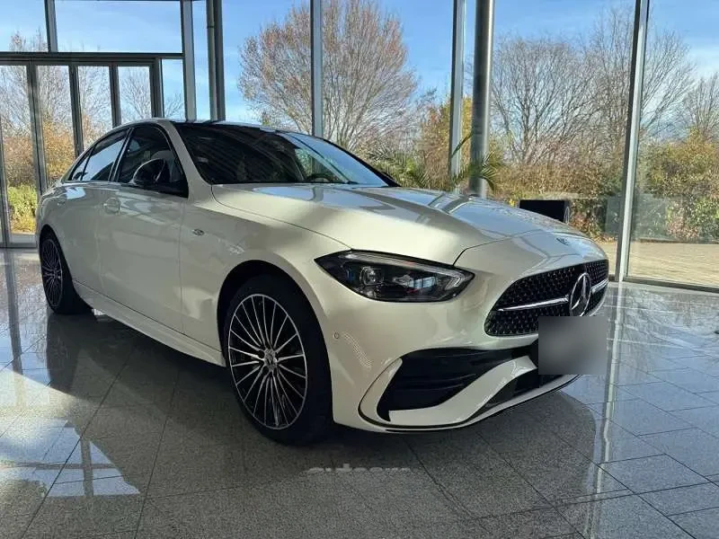 Mercedes-Benz C 300 2025 — фото 1 из 5