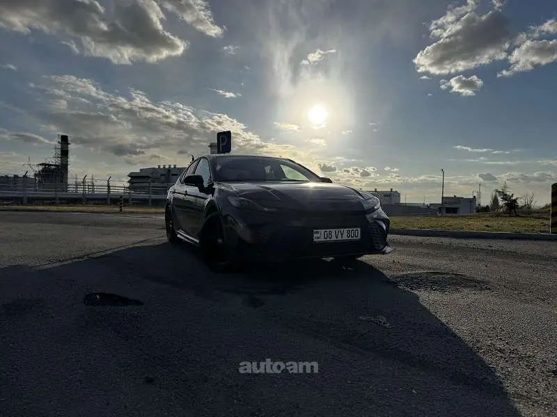 Toyota Camry 2025 — фото 1 из 5