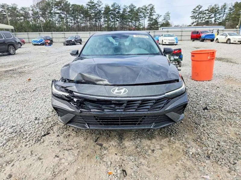 Hyundai Elantra 2025 — фото 1 из 5