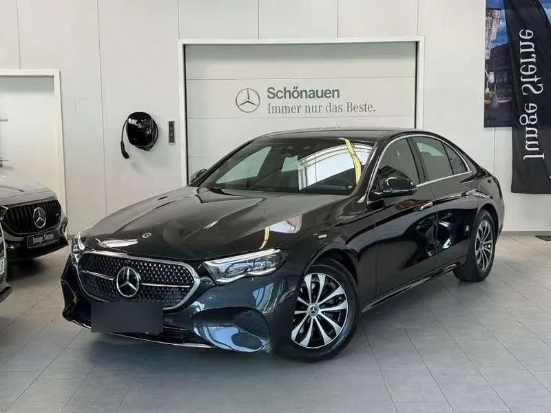 Mercedes-Benz E 220 2025 — фото 1 из 5