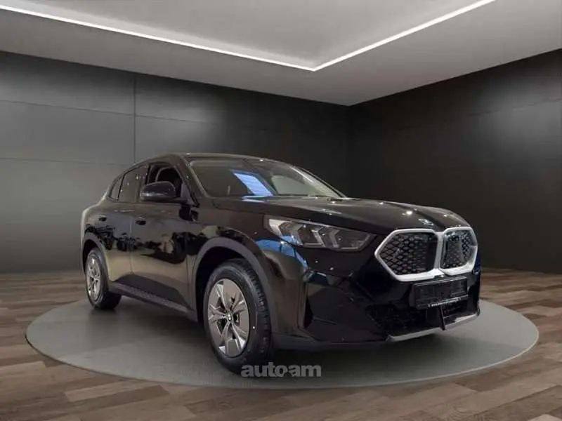 BMW IX2 2025 — фото 1 из 5