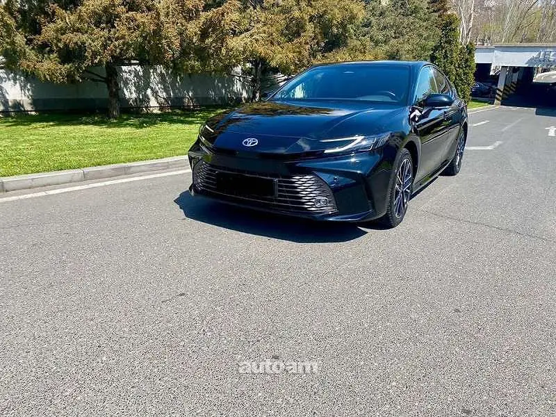 Toyota Camry 2025 — фото 1 из 5