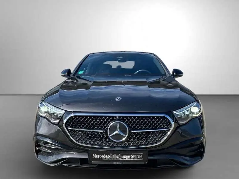 Mercedes-Benz E 220 2025 — фото 1 из 5
