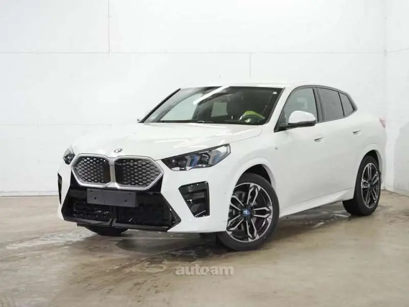 BMW IX2 2025 — фото 1 из 5