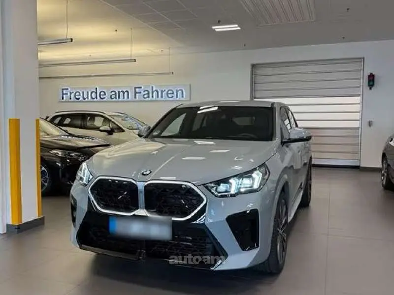 BMW IX2 2025 — фото 1 из 5