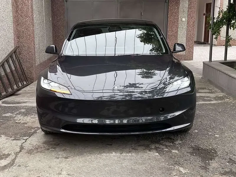 Tesla Model 3 Long Rage RWD 2025 — фото 1 из 5