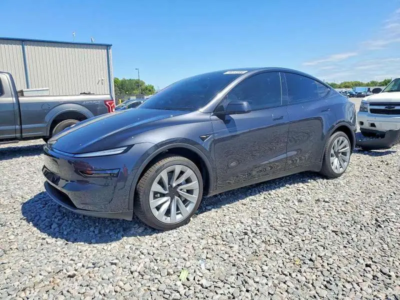 Tesla Model Y 2026 — фото 1 из 5