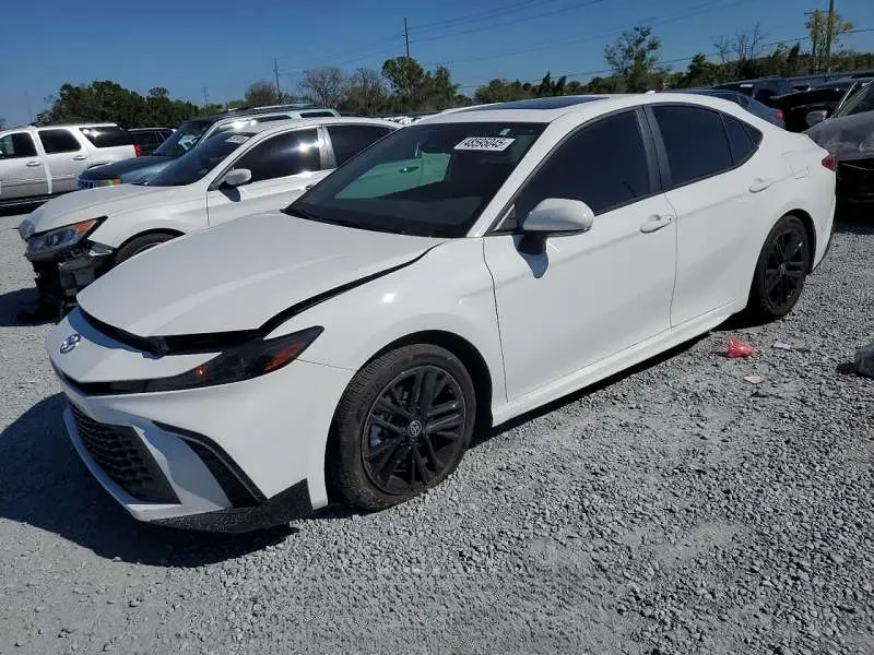 Toyota Camry 2025 — фото 1 из 5