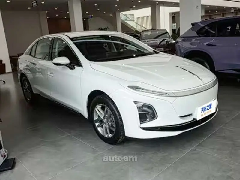 Hongqi E-QM5 2025 — фото 1 из 4