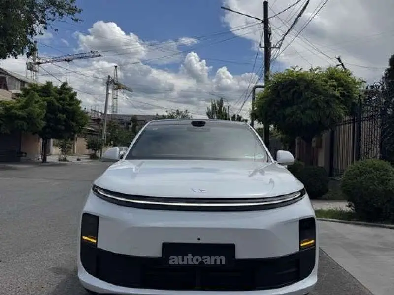 Li Auto Li L6 L6 Max 2025 Restyling — фото 1 из 5