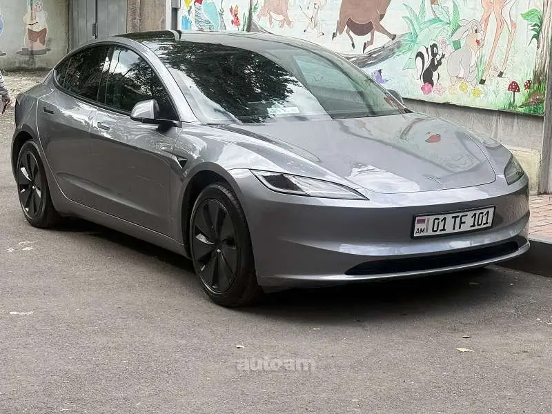 Tesla Model 3 Long Range 2025 — фото 1 из 5