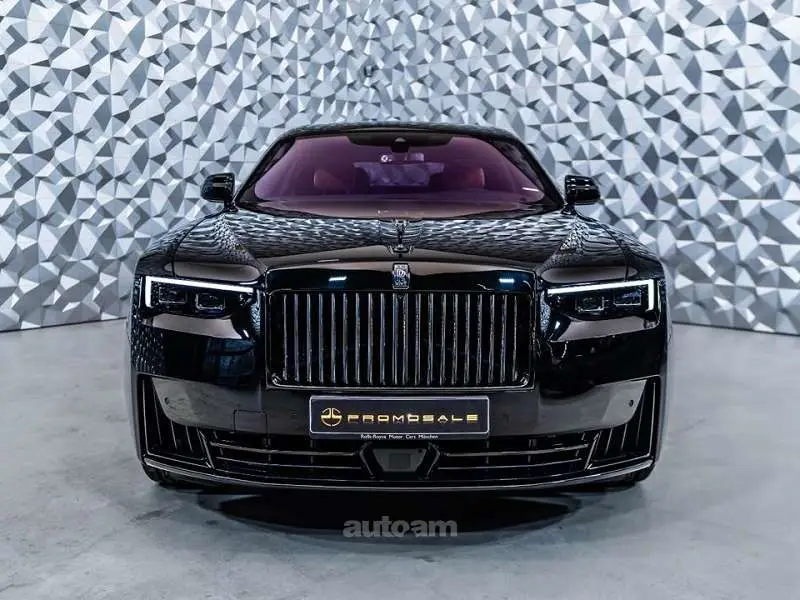 Rolls-Royce Ghost 2025 — фото 1 из 5