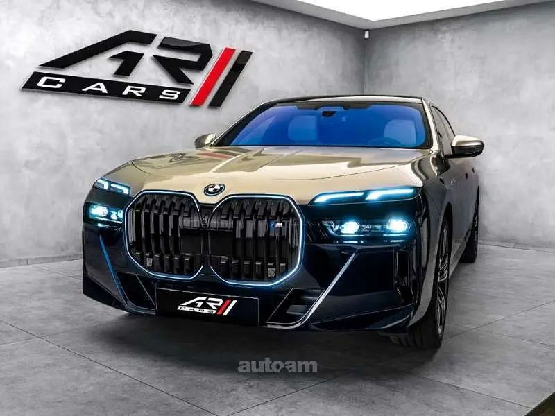 BMW i7 2026 — фото 1 из 5