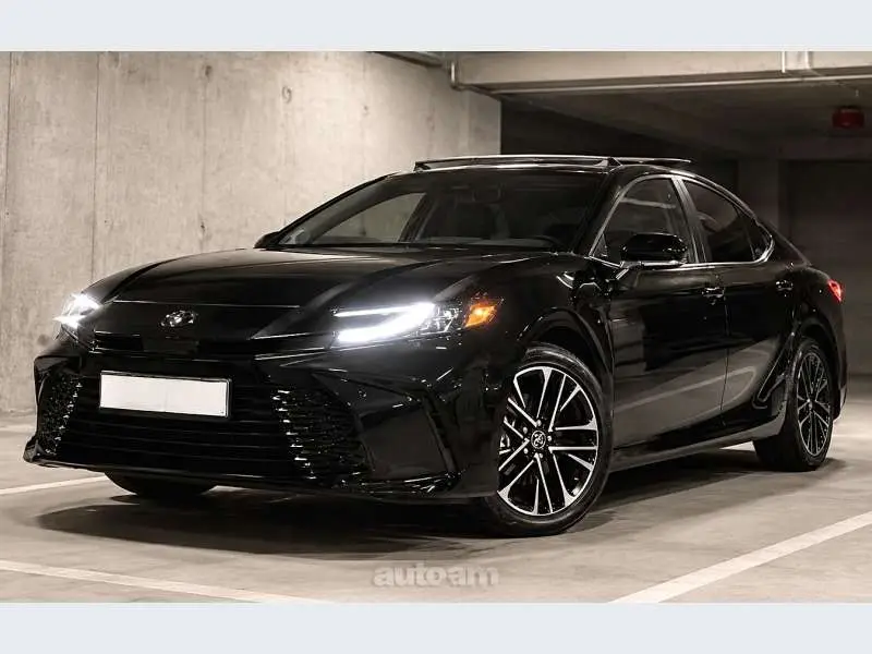 Toyota Camry 2025 — фото 1 из 5