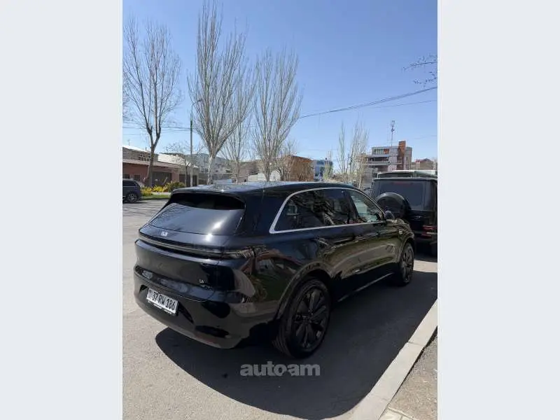 Li Auto Li L6 2025 — фото 1 из 2