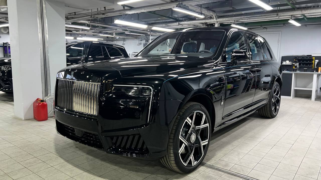Rolls-Royce Cullinan Black Badge FL 2026