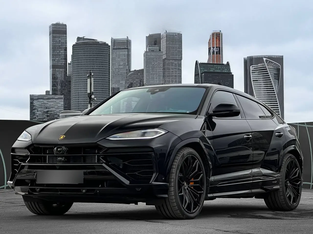 Lamborghini Urus SE 2026 — фото 1 из 2
