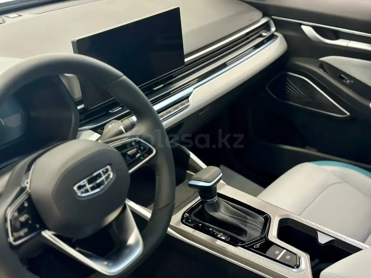 Geely Emgrand 2025 — фото 1 из 5