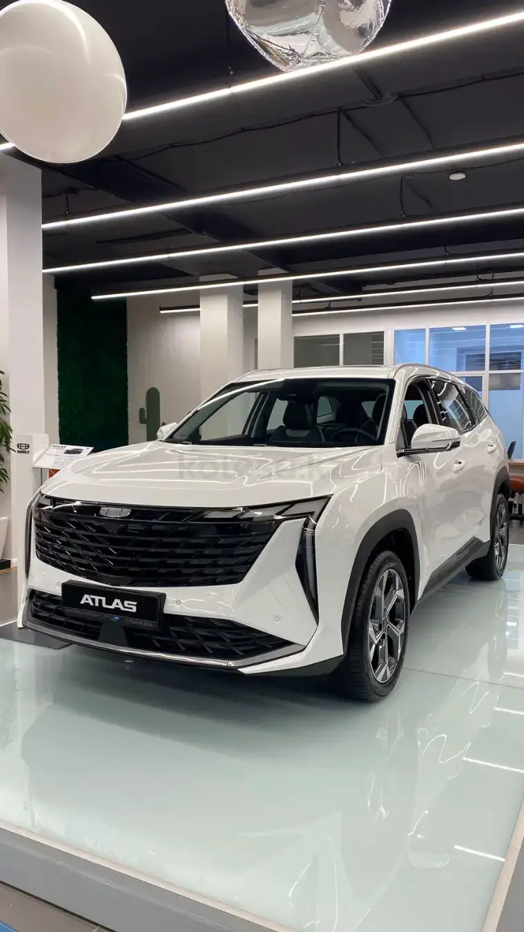 Geely Atlas 2025 — фото 1 из 5