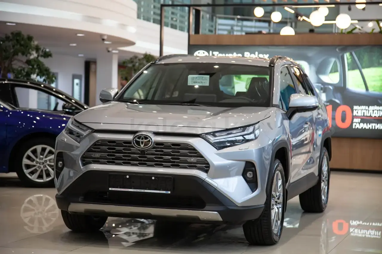 Toyota RAV 4 2025 — фото 1 из 5
