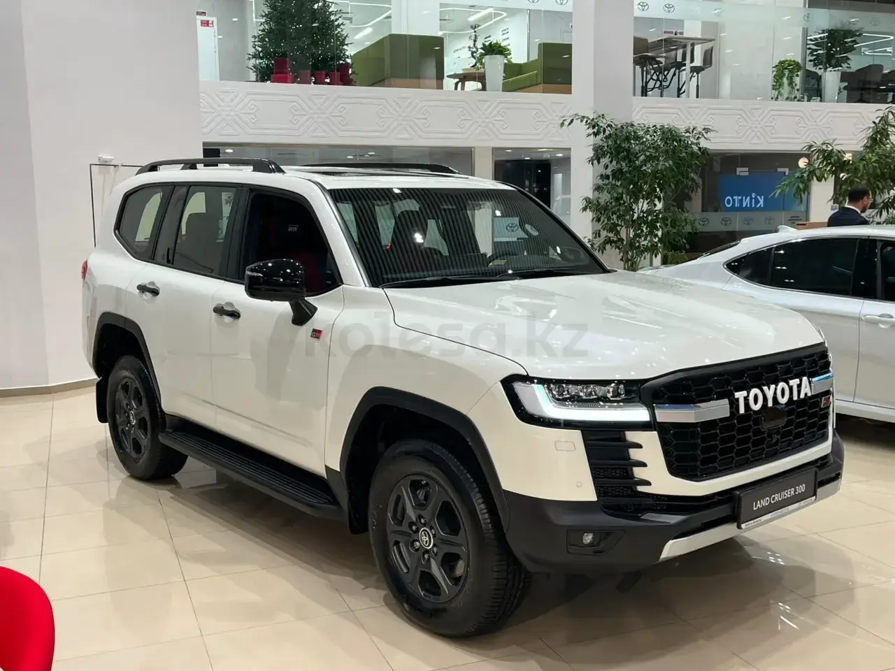 Toyota Land Cruiser 2025 — фото 1 из 5