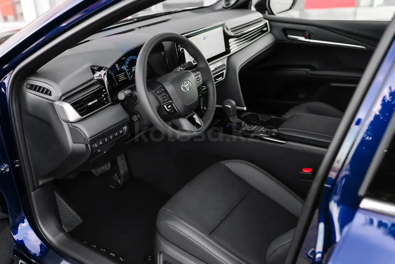 Toyota Camry 2026 — фото 1 из 5