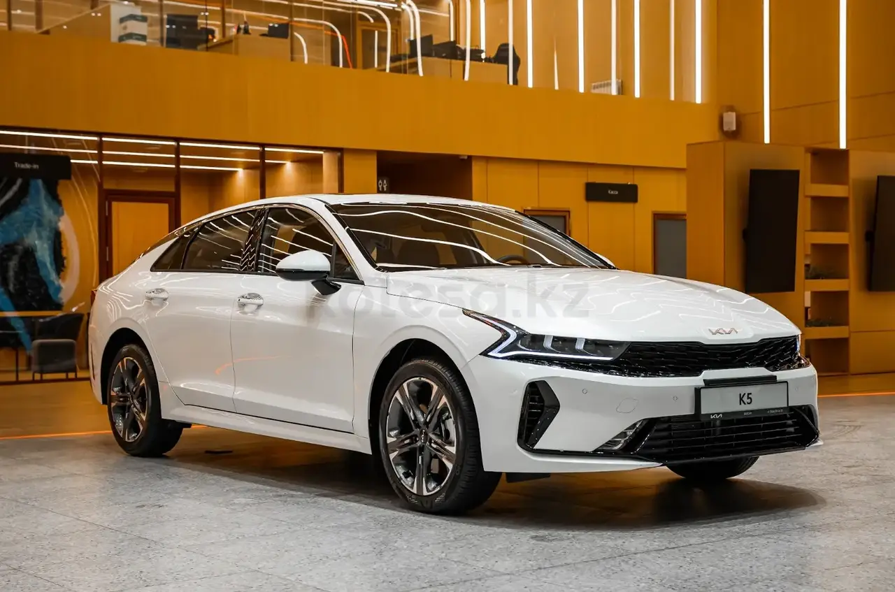 Kia K5 2026 — фото 1 из 5