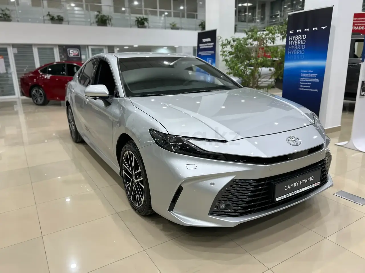 Toyota Camry 2025 — фото 1 из 5