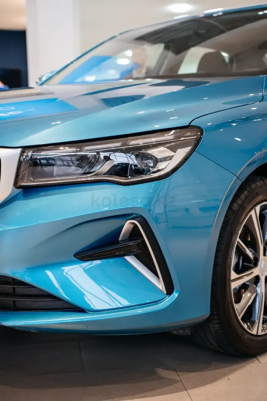 Geely Emgrand 2025 — фото 1 из 5