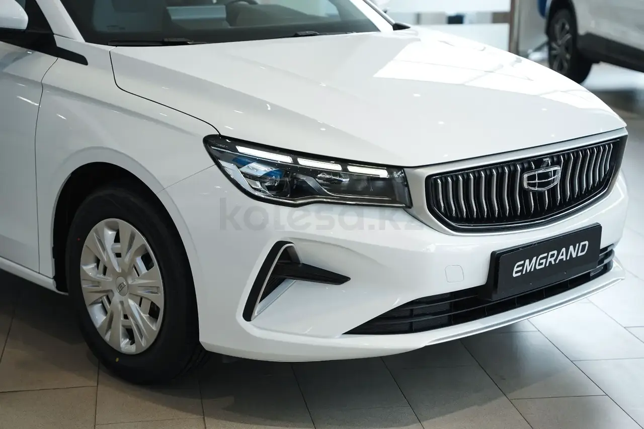Geely Emgrand 2025 — фото 1 из 5