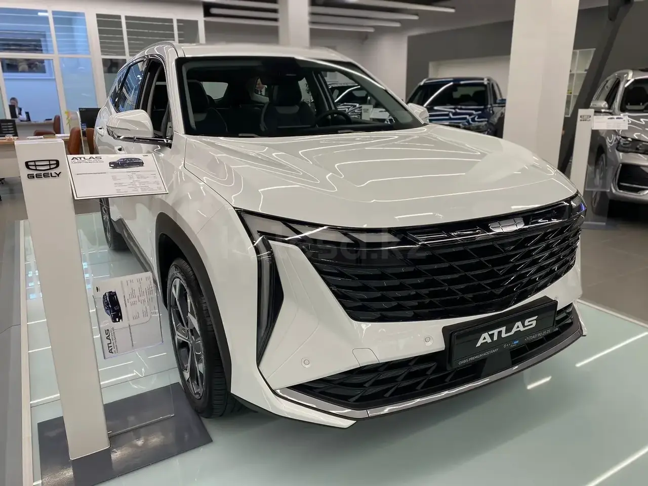 Geely Atlas 2025 — фото 1 из 5
