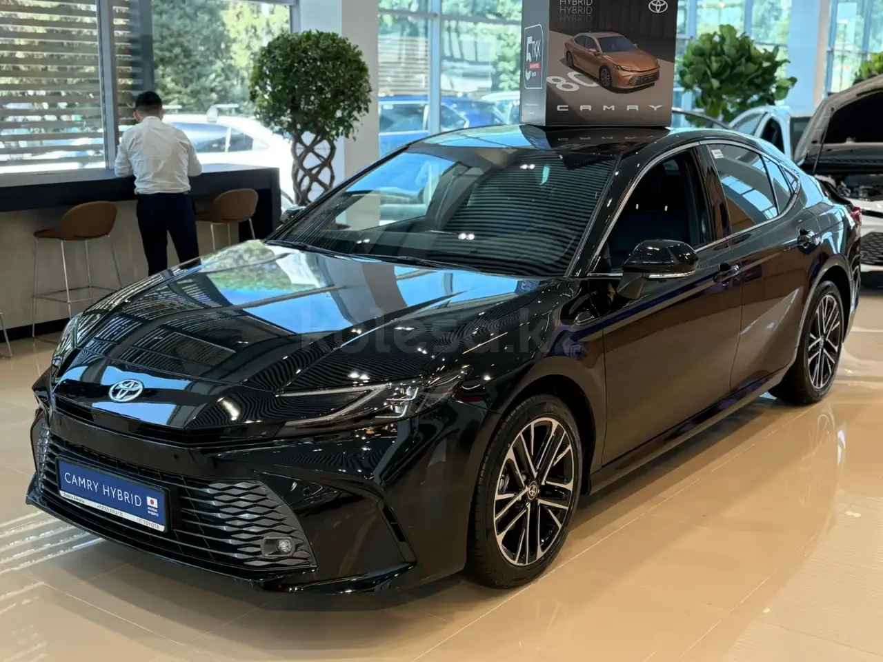 Toyota Camry 2025 — фото 1 из 5