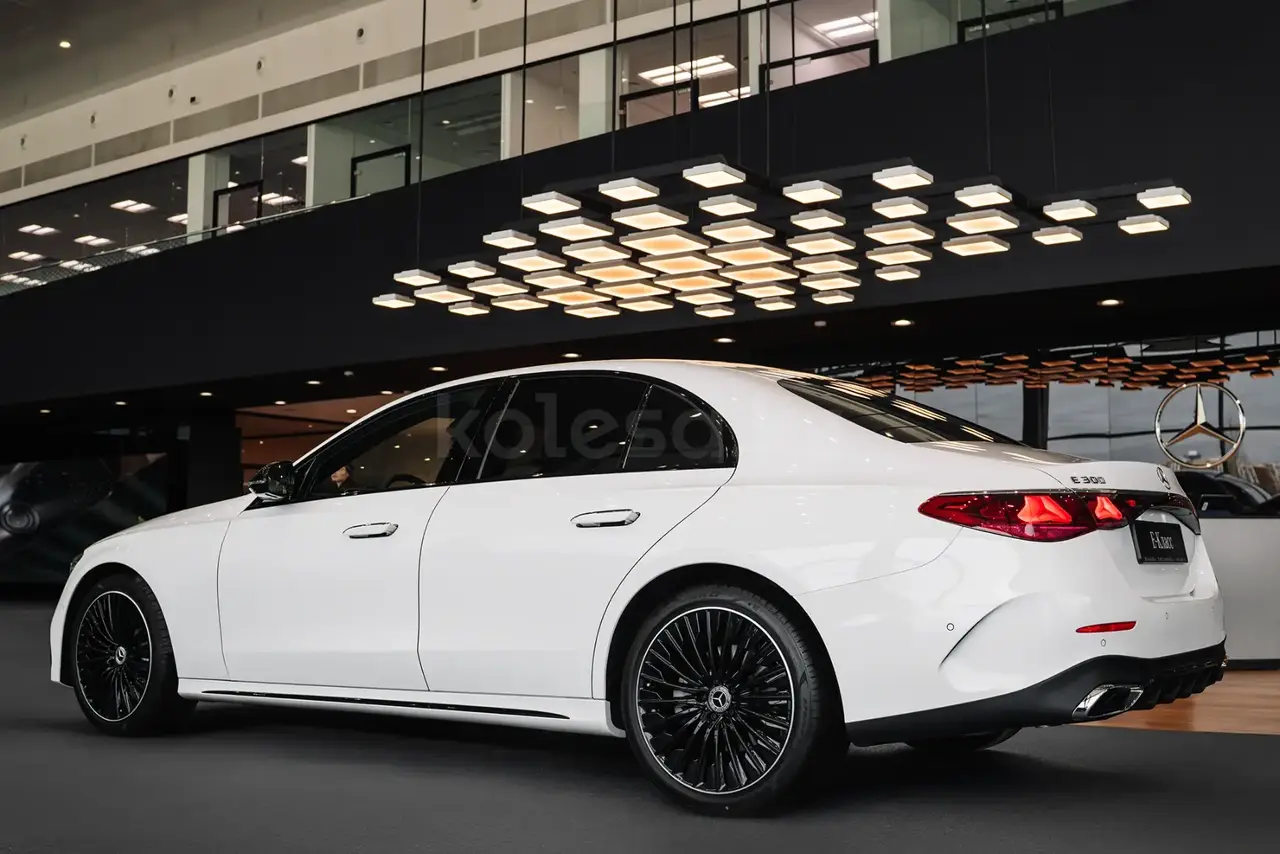 Mercedes-Benz E 300 2025 — фото 1 из 5
