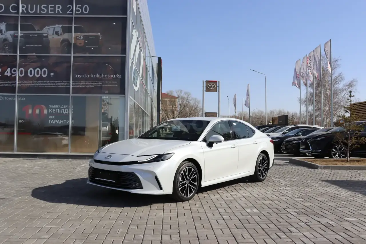 Toyota Camry 2026 — фото 1 из 5