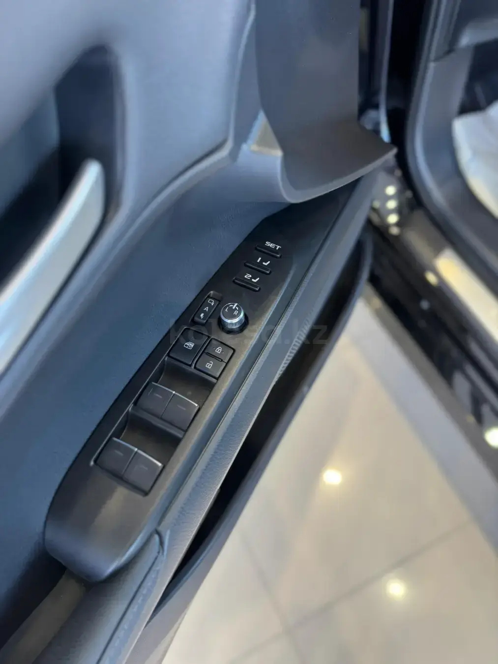 Toyota Camry 2025 — фото 1 из 5