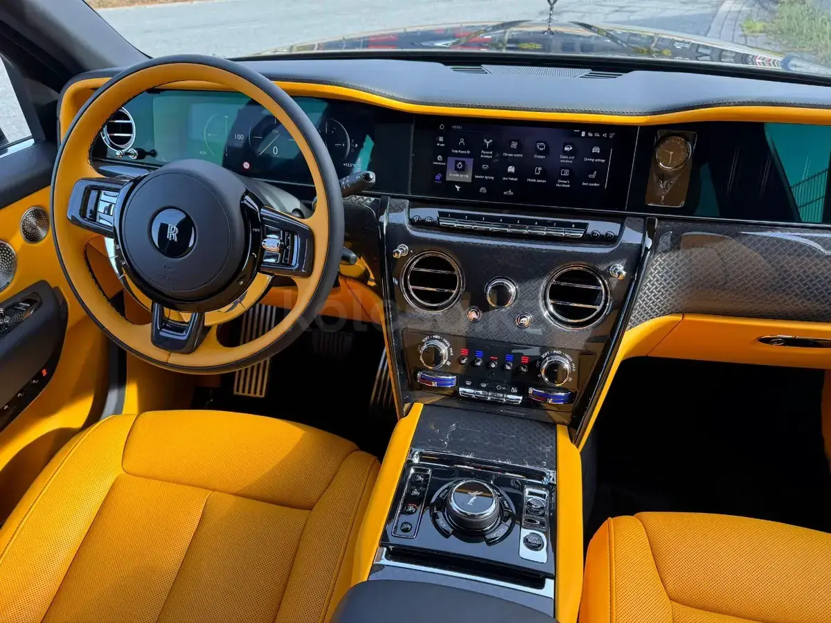 Rolls-Royce Cullinan 2025 — фото 1 из 5
