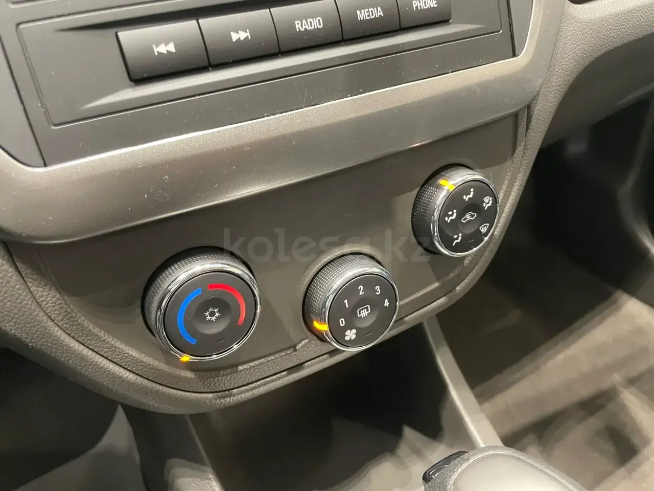 Chevrolet Cobalt 2026 — фото 1 из 5