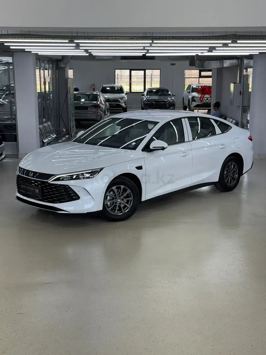BYD Qin L DM-i 2025 — фото 1 из 5